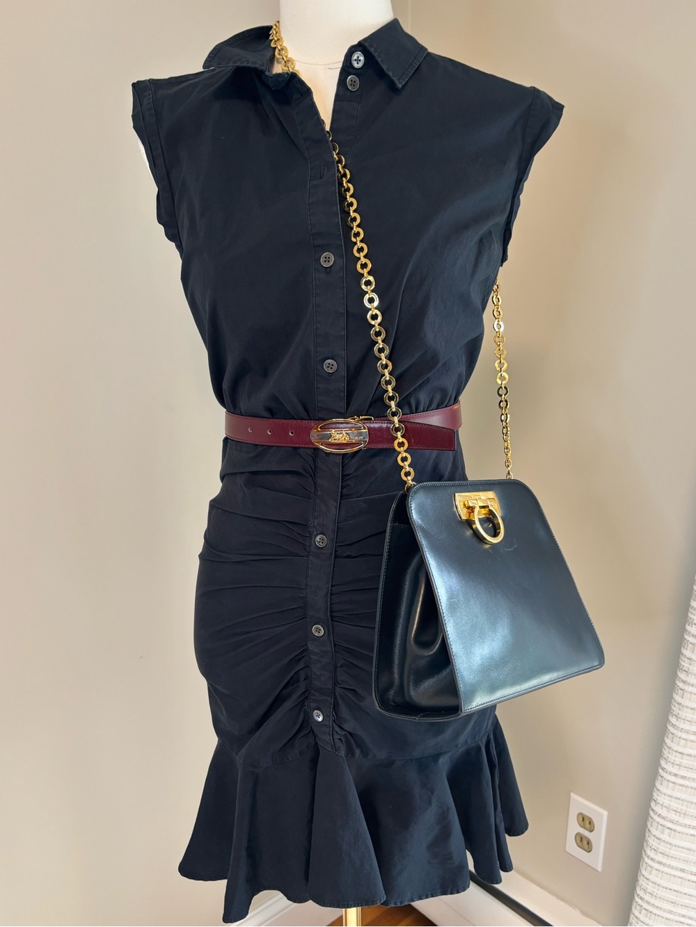 Salvatore Ferragamo Vintage Gancini Black Leather Chain Shoulder Bag Gold Italy - Picture 3 of 16
